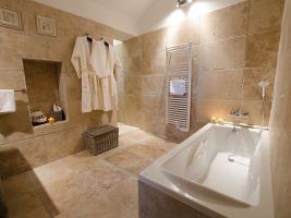 Le Chateau Des Cinq Cantons Hotel Carpentras Luaran gambar
