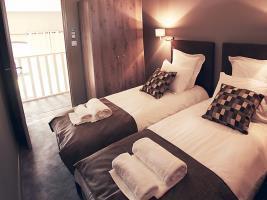 Le Chateau Des Cinq Cantons Hotel Carpentras Luaran gambar
