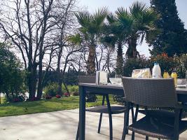 Le Chateau Des Cinq Cantons Hotel Carpentras Luaran gambar